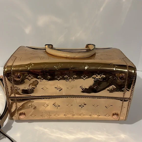 100% Authentic Michael Kors Rose Gold Color Handba - Picture 11 of 14